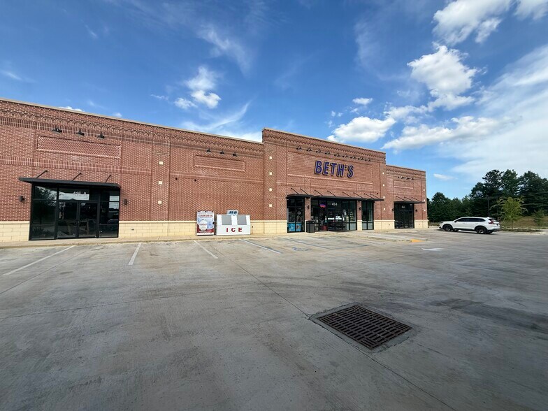 More Photos Of 415 Griffin St, Brandon Service Station For Lease