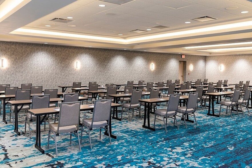 More Photos Of 2747 S 11th St, Kalamazoo Hotel For Sale