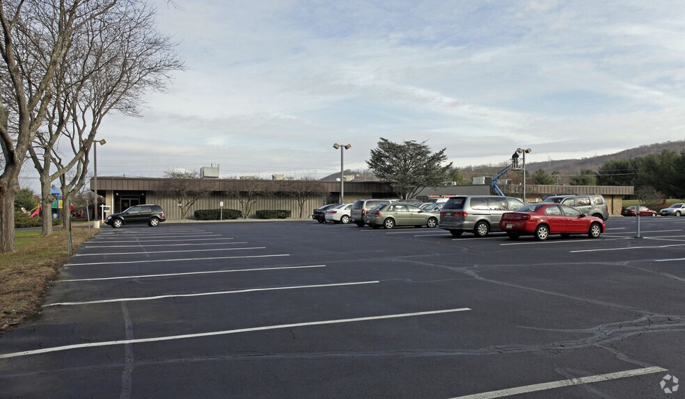 More Photos Of 43 Newburgh Rd, Hackettstown Office For Lease