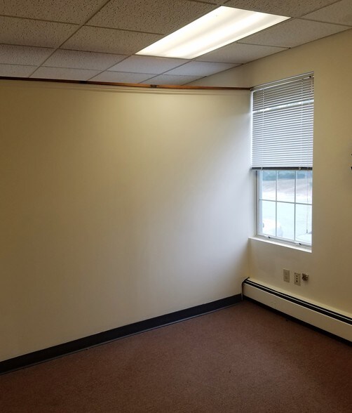 More Photos Of 114 State Rd, Sagamore Beach Warehouse For Lease