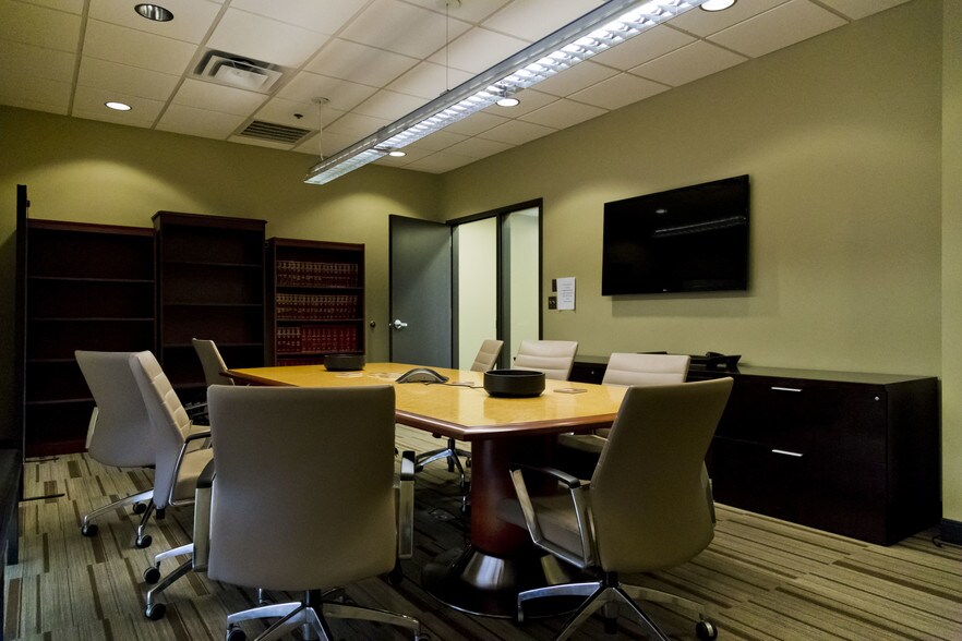 More Photos Of 1616 S Main St, Tulsa Office For Lease