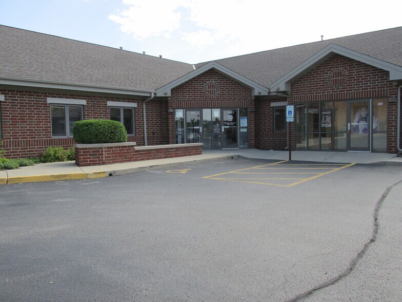 More Photos Of 245-285 Stonegate Rd, Algonquin Medical For Sale