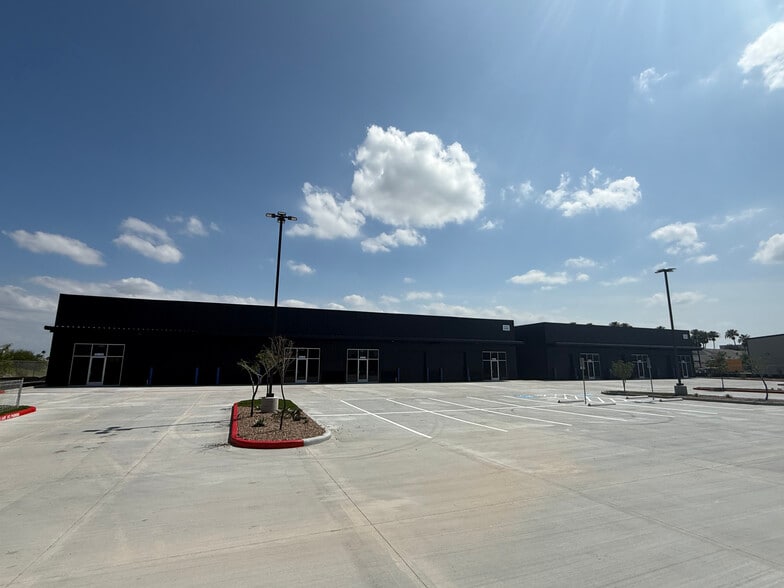 More Photos Of 1100 E Whitewing Ave, McAllen Light Distribution For Lease