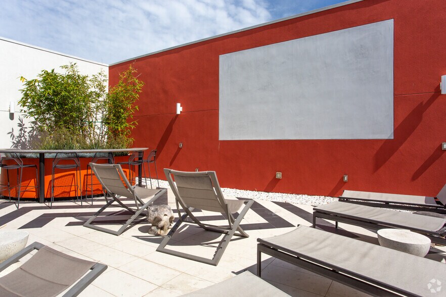 More Photos Of 11405 Chandler Blvd, North Hollywood Apartments For Sale