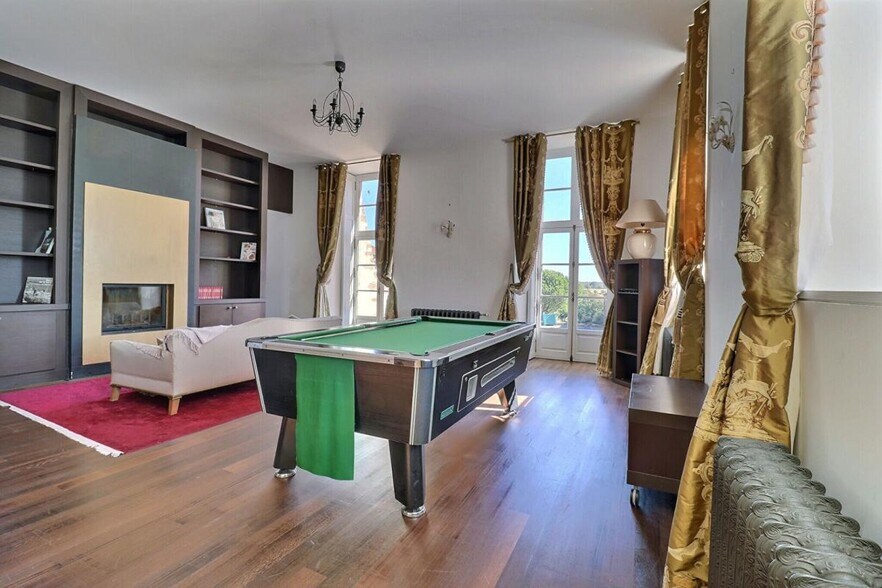 More Photos Of , Cholet Office For Sale