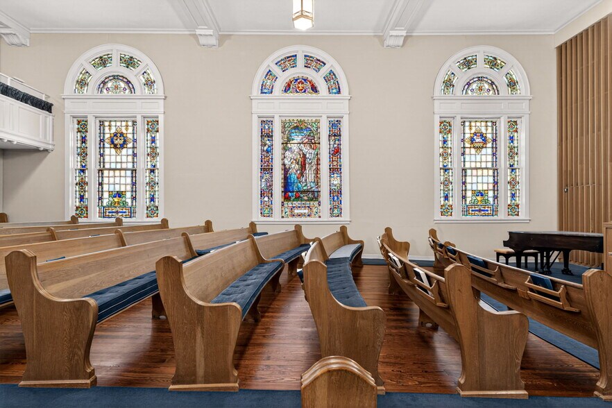 More Photos Of 800 Jefferson St, Kerrville Religious Facility For Sale