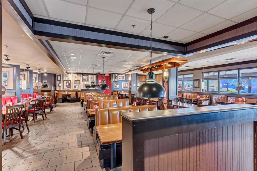 More Photos Of 2794 Parkway, Pigeon Forge Restaurant For Lease