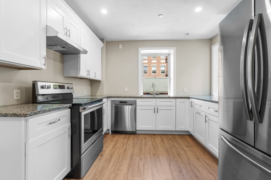 More Photos Of 6 Windsor St, Andover Office For Sale