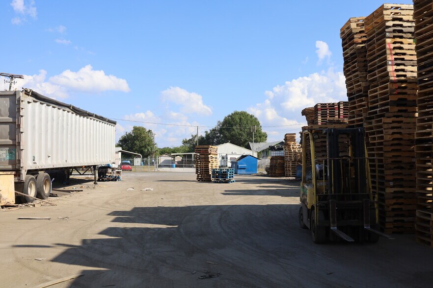 More Photos Of 2101 42nd St NW, Winter Haven Warehouse For Sale