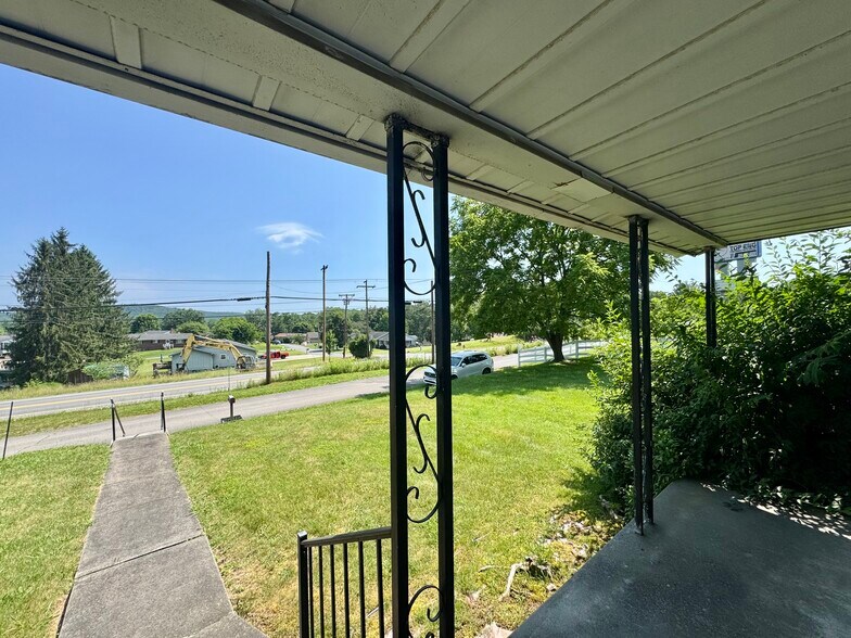 More Photos Of 1388 Ritter Dr, Daniels Freestanding For Sale