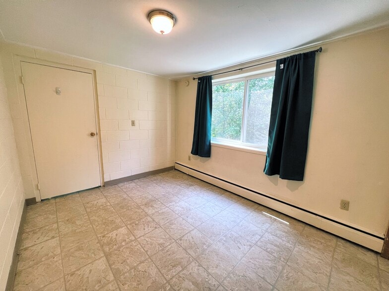 More Photos Of 2204 W Northern Lights Blvd, Anchorage Apartments For Sale