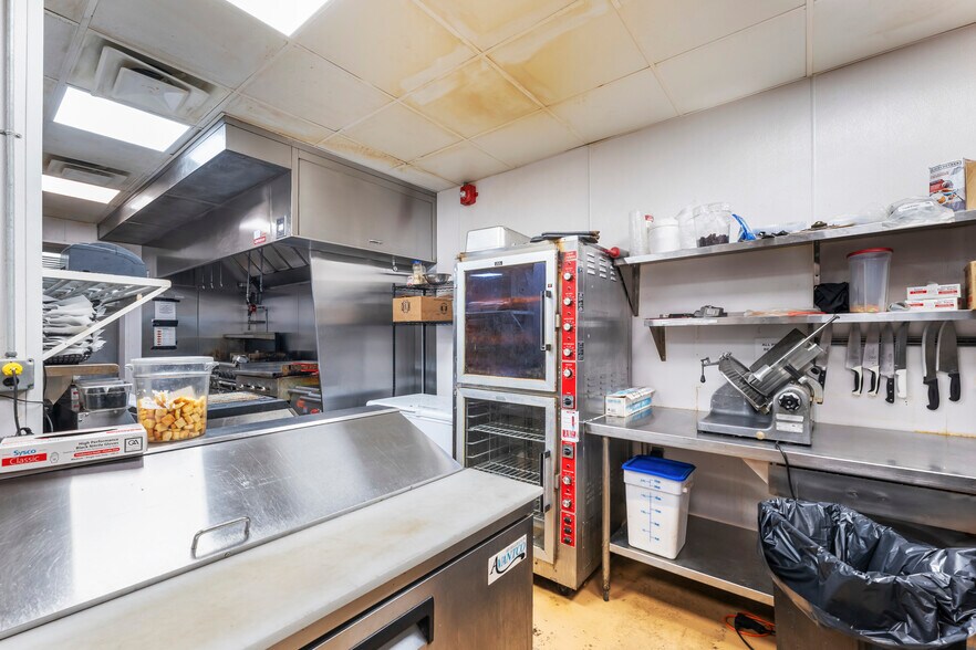 More Photos Of 219-221 N Parler Ave, Saint George Restaurant For Sale