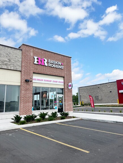 More Photos Of 6261 Mayfield Rd, Brampton Storefront For Lease