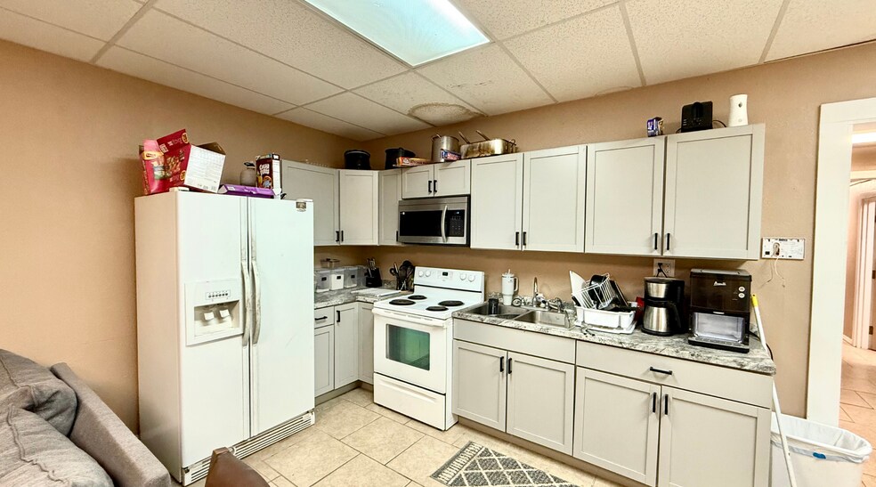 More Photos Of 14625 N Hollyhock Ave, Gardendale Warehouse For Sale