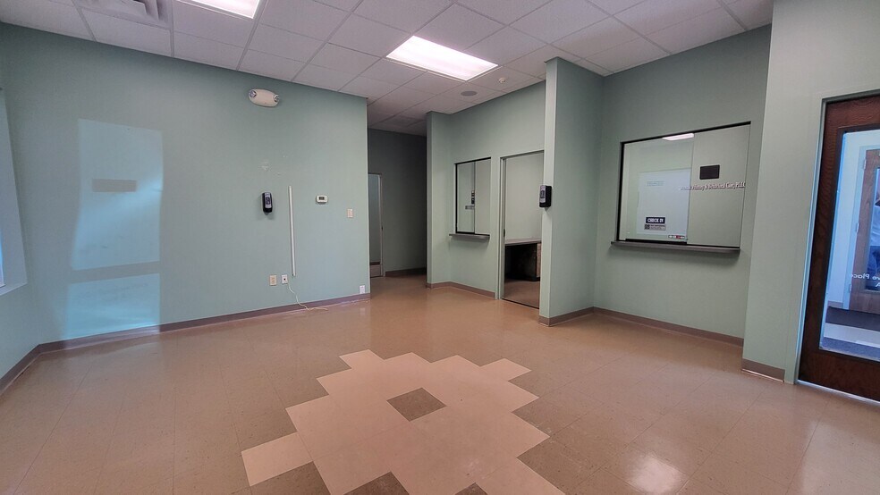 More Photos Of 812 Candy Park Rd, Pembroke Medical For Lease