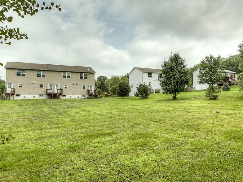 More Photos Of 692 South St, Highland Apartments For Sale