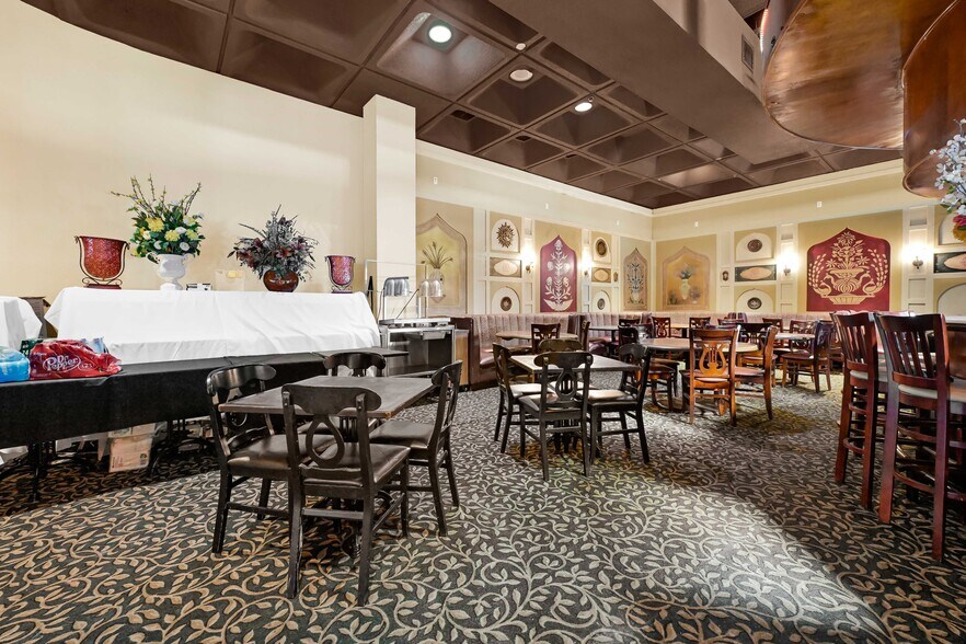 More Photos Of 1055 Bay Area Blvd, Houston Restaurant For Sale