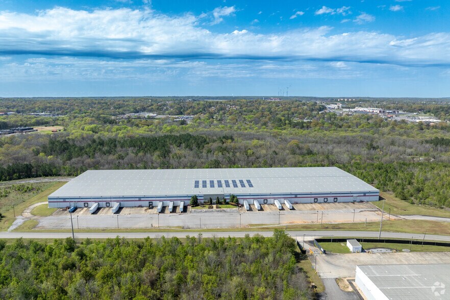 More Photos Of 1532 Midfield Industrial Blvd, Birmingham Distribution For Sale
