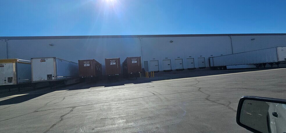 More Photos Of 27040 San Bernardino Ave, Redlands Distribution For Lease
