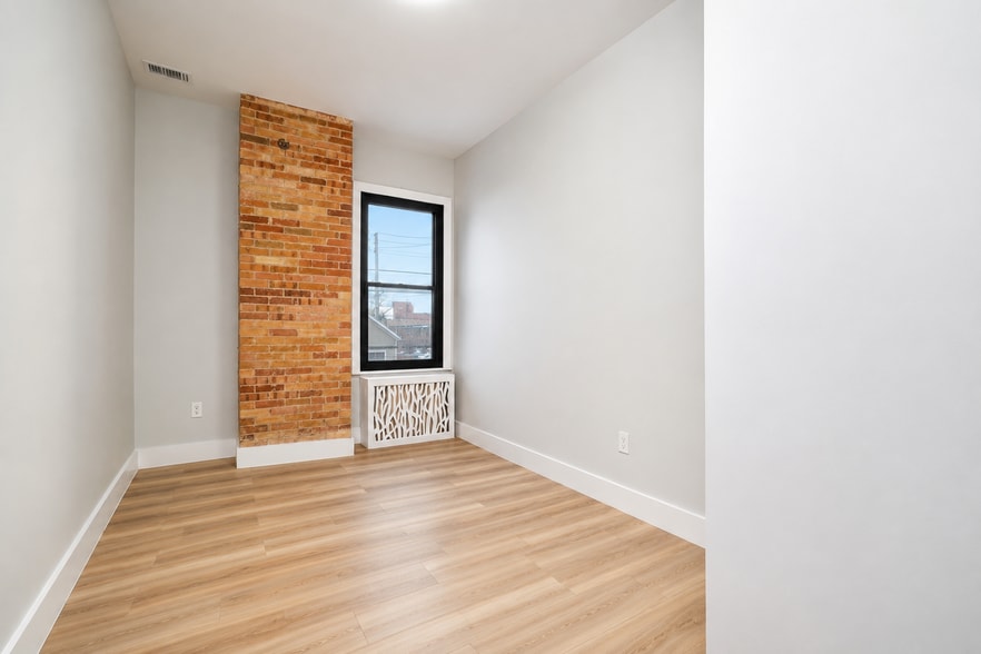 More Photos Of 4254 Arthur Kill Rd, Staten Island Storefront Retail Residential For Sale