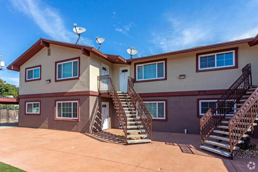 More Photos Of 1223 N Sylmar Ave, Fresno Apartments For Sale