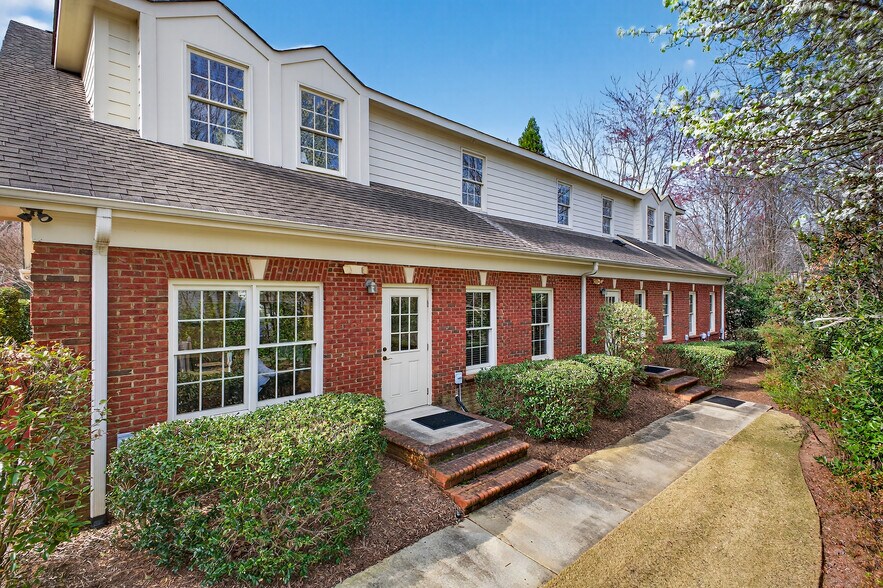 More Photos Of 5 Hawthorne Park Ct, Greenville Office For Sale