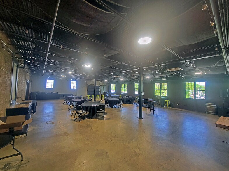 More Photos Of , Collinsville General Retail For Sale