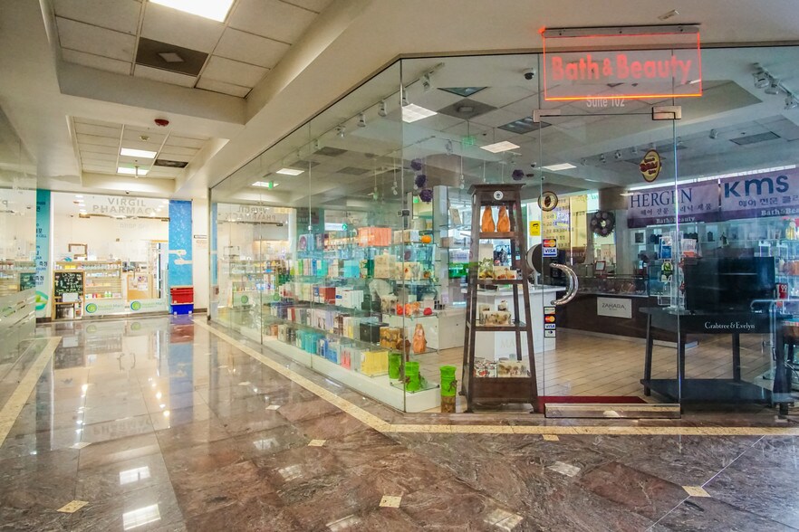 More Photos Of 2999 W 6th St, Los Angeles Health Club For Lease