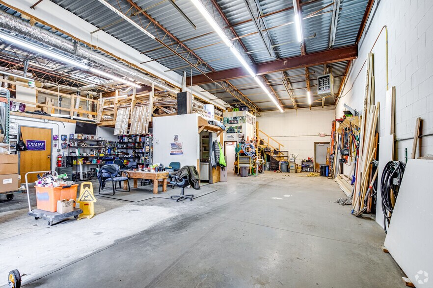 More Photos Of 3276 Fanum Rd, Vadnais Heights Service For Lease