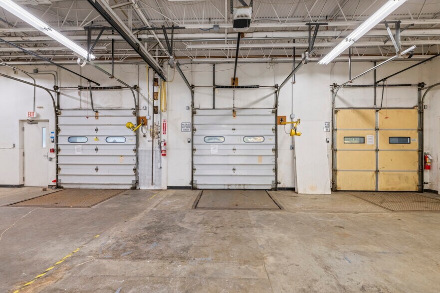 More Photos Of 155 Swanson Rd, Boxborough Research And Development For Lease