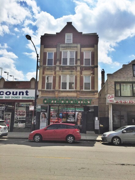 More Photos Of 1719 W 18th St, Chicago Storefront Retail Residential For Lease