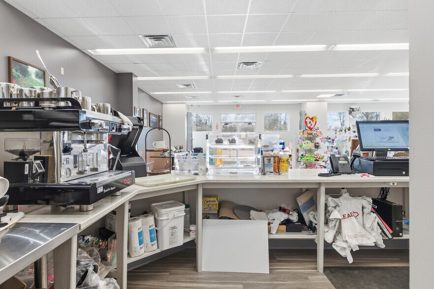 More Photos Of 105 Duncan Rd, Marlinton Office For Sale