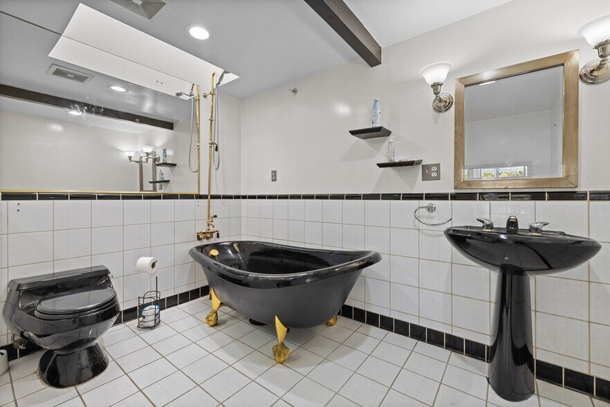 More Photos Of 2917-2921 Main St, Santa Monica Storefront Retail Office For Lease