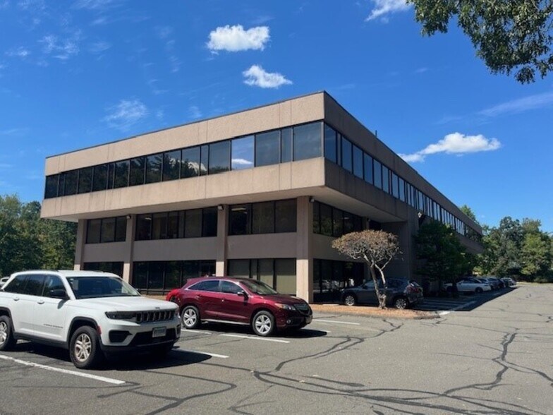 More Photos Of 231 Farmington Ave, Farmington Medical For Sale