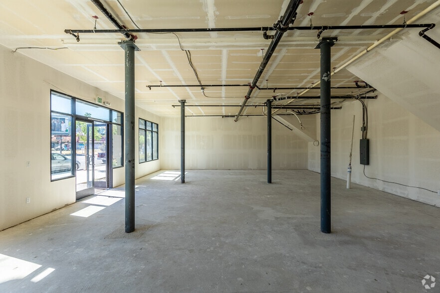 More Photos Of 2315 Market St, Oakland Storefront Retail Office For Lease