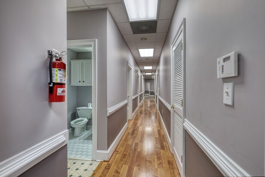 More Photos Of 1229 Royal Dr, Conyers Office For Sale