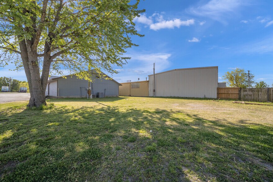 More Photos Of 4802 S Muskogee Ave, Tahlequah Office For Lease