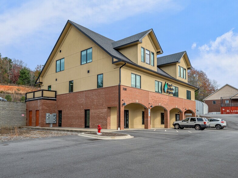 More Photos Of 208 Charlotte Hwy, Asheville Medical For Sale
