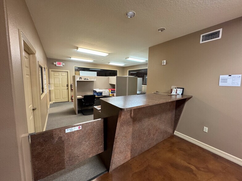 More Photos Of 301 E Main St, La Porte Manufacturing For Lease