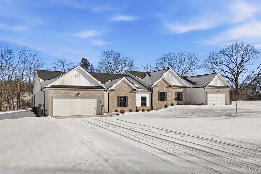 More Photos Of 100 Huselton Dr, Butler Multifamily For Sale