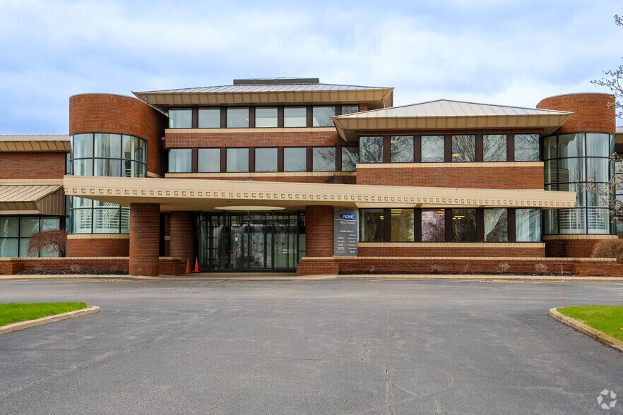 More Photos Of 5319 Hoag Dr, Sheffield Village Medical For Lease