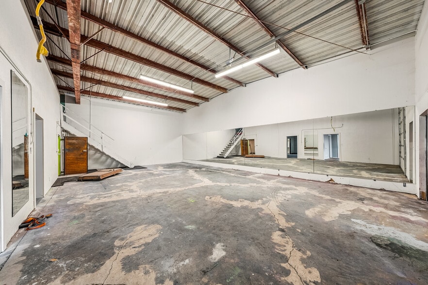 More Photos Of 727 Welch St, Medford Industrial For Sale