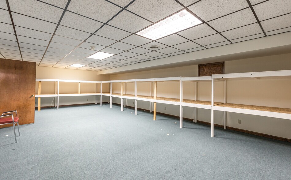 More Photos Of 216 W 2nd St, Dixon Bank For Sale