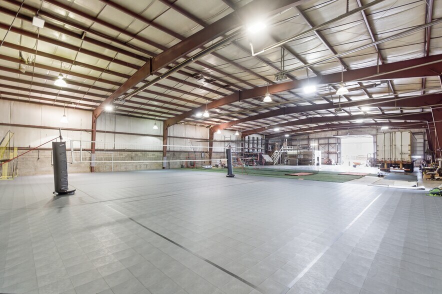 More Photos Of 119 Elizabeth Pike, Mineral Wells Industrial For Lease