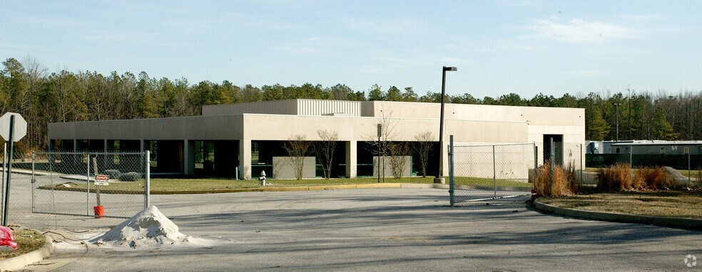 More Photos Of 701-725 W Hundred Rd, Chester Light Distribution For Lease