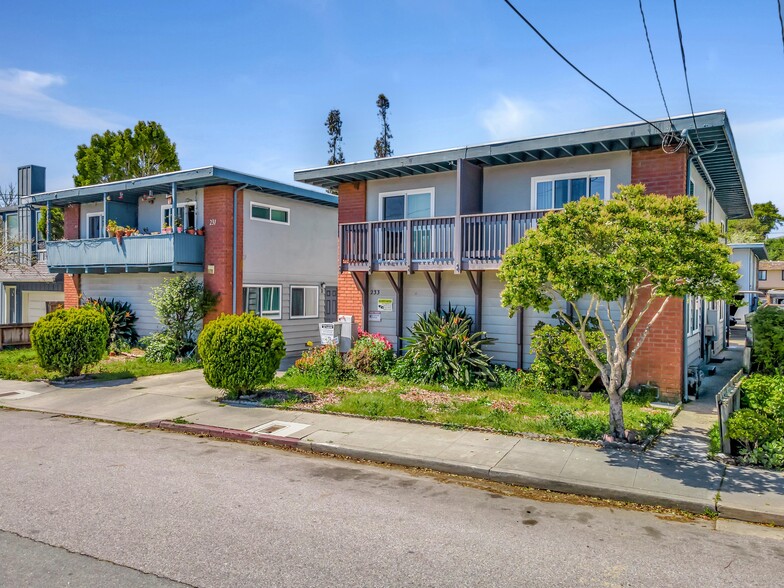 Primary Photo Of 117-121 Walti St, Santa Cruz Apartments For Sale