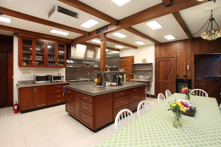 More Photos Of 16770 Redwood Lodge Rd, Los Gatos Lodge Meeting Hall For Sale