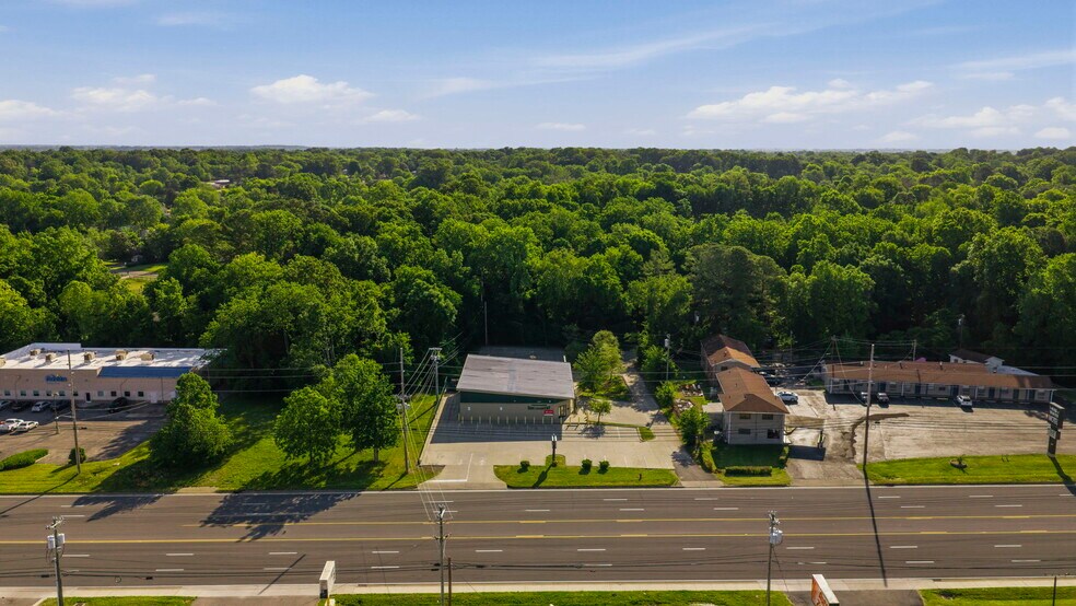More Photos Of 1435 Fort Campbell Blvd, Clarksville Freestanding For Sale