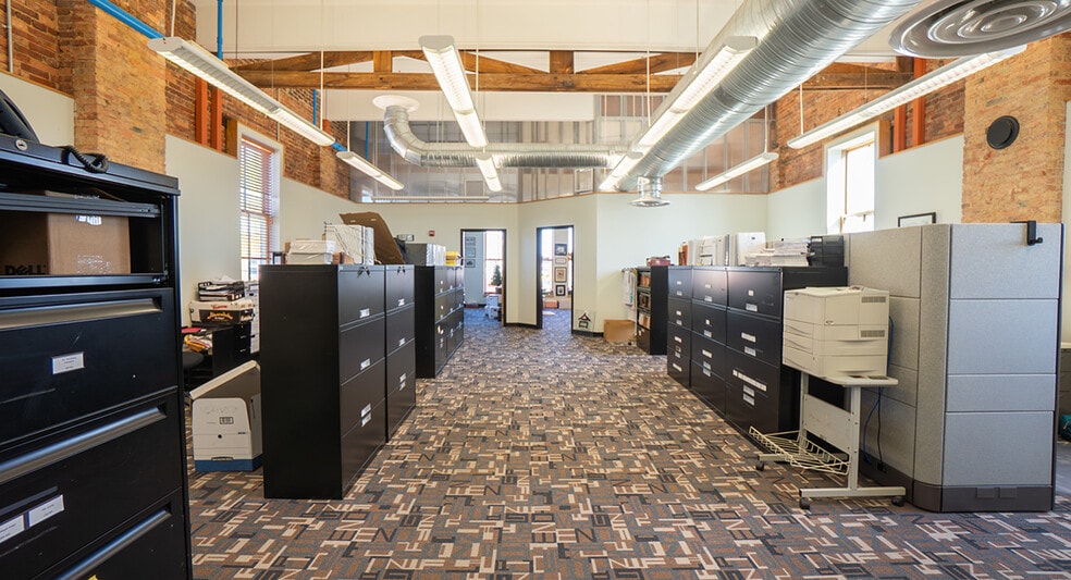 More Photos Of 900 Montgomery St, Laurel Office For Sale