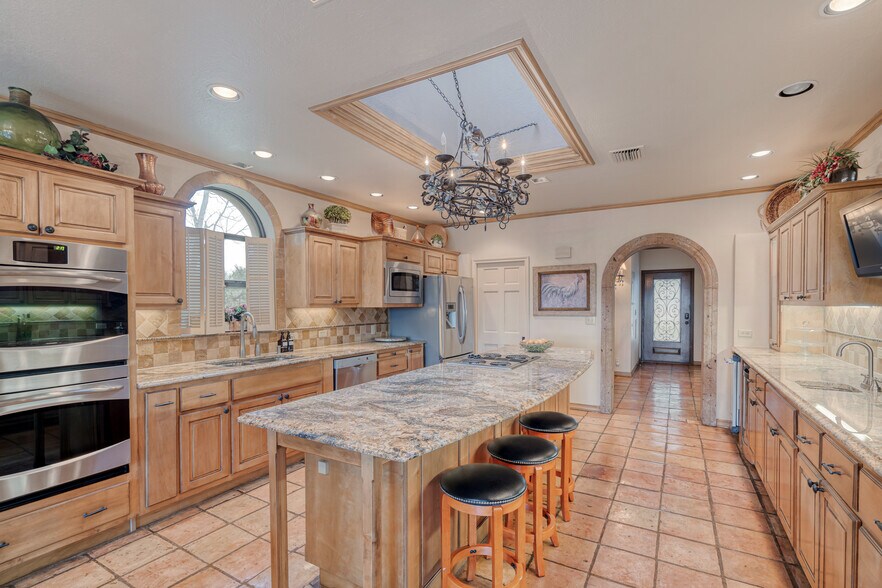 More Photos Of 505 Gilchrist Ln, Del Rio Specialty For Sale